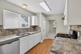 803 Dragonfly Dr, Conroe, TX 77301 - Photo 19