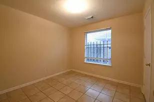 8611 Texas Acorn Ave, Houston, TX 77078 - Photo 17