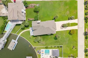 3635 Cove Ln, Galveston, TX 77554 - Photo 3