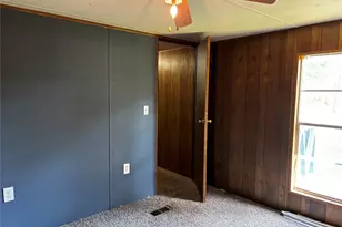 44 Pine Ave, Huntsville, TX 77340 - Photo 23