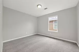 7521 Dyer St, Houston, TX 77088 - Photo 27