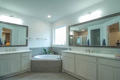 16 Mariposa Woods Dr, Tomball, TX 77375 - Photo 33