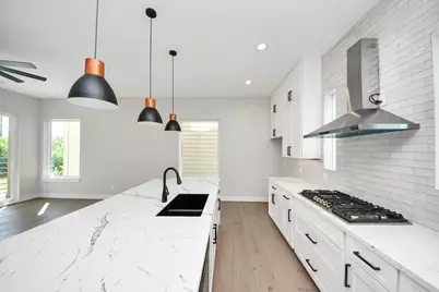 322 E 35 Th Street, Houston, TX 77018 - Photo 9