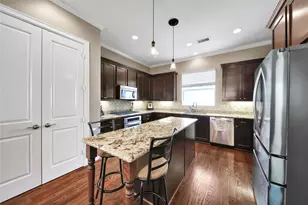 219 W 27th St, Houston, TX 77008 - Photo 11