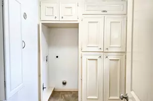 828 E 39th St, Houston, TX 77022 - Photo 15