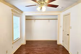 828 E 39th St, Houston, TX 77022 - Photo 9