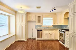 828 E 39th St, Houston, TX 77022 - Photo 5