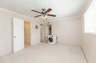 2101 Fountain View Dr, Houston, TX 77057 - Photo 23