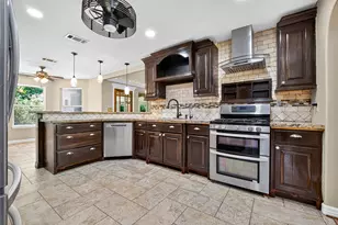 25709 Parkway Dr, Huffman, TX 77336 - Photo 3