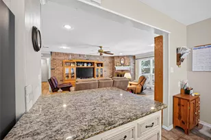 558 Landfall Ln, Conroe, TX 77302 - Photo 21