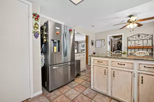 558 Landfall Ln, Conroe, TX 77302 - Photo 25