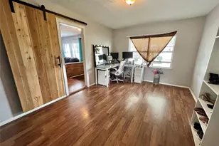 917 Ridgecrest St, Angleton, TX 77515 - Photo 11