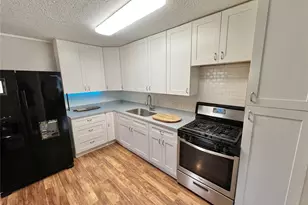 917 Ridgecrest St, Angleton, TX 77515 - Photo 7