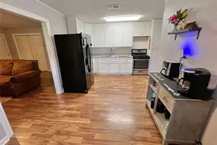 917 Ridgecrest St, Angleton, TX 77515 - Photo 9