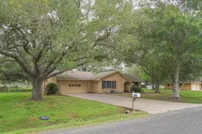 424 Candy Street, El Campo, TX 77437 - Photo 1