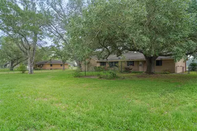 424 Candy Street, El Campo, TX 77437 - Photo 27