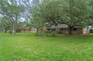 424 Candy St, El Campo, TX 77437 - Photo 27