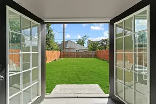 9212 Arvin St, Houston, TX 77028 - Photo 25