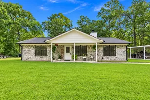 215 Lazy Oak Dr, Livingston, TX 77351 - Photo 1