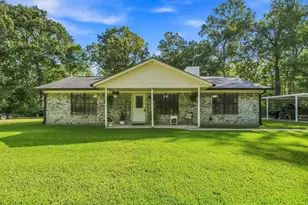 215 Lazy Oak Dr, Livingston, TX 77351 - Photo 1