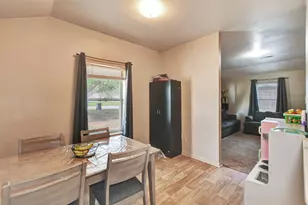 1920 6th St, Hempstead, TX 77445 - Photo 9