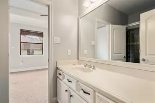 4523 Maple St, Bellaire, TX 77401 - Photo 33