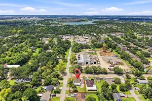 1215 E Walker St, League City, TX 77573 - Photo 45