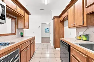 1215 E Walker St, League City, TX 77573 - Photo 9