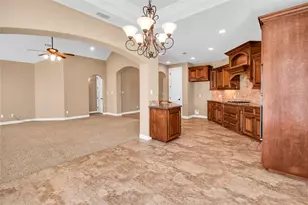 1100 Southern Oaks Dr, Angleton, TX 77515 - Photo 5