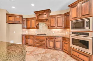 1100 Southern Oaks Dr, Angleton, TX 77515 - Photo 3