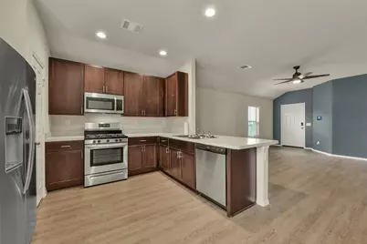 8611 Conquest Circle, Texas City, TX 77591 - Photo 7