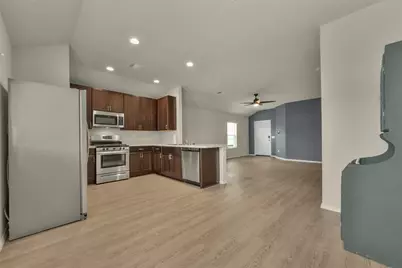 8611 Conquest Circle, Texas City, TX 77591 - Photo 11