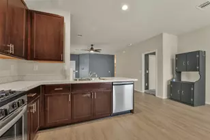 8611 Conquest Cir, Texas City, TX 77591 - Photo 11