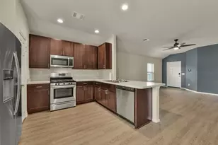 8611 Conquest Cir, Texas City, TX 77591 - Photo 9
