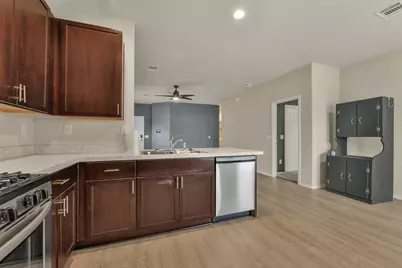 8611 Conquest Circle, Texas City, TX 77591 - Photo 9