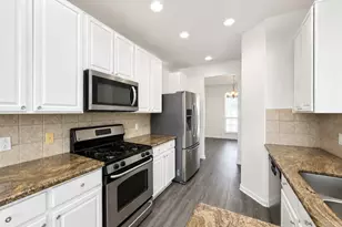 1806 Rockwall Ct, Sugar Land, TX 77479 - Photo 9