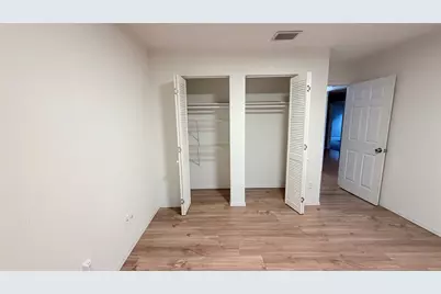 1914 Hunters Trace Street, Houston, TX 77042 - Photo 3