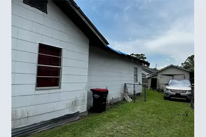 213 W Lobit Street, Baytown, TX 77520 - Photo 3