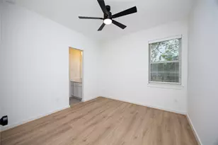 1951 Longmire Villas Ct, Conroe, TX 77304 - Photo 31