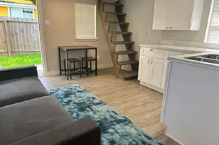 727 W 5th Alley St, Freeport, TX 77541 - Photo 7