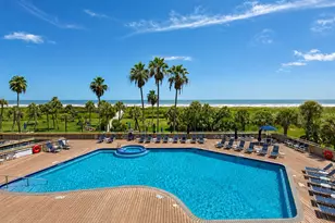 1401 E Beach Dr, Galveston, TX 77550 - Photo 1