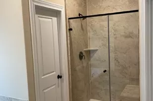 18231 Willow Edge Dr, Tomball, TX 77375 - Photo 3
