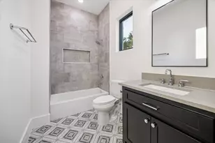 431 W 30th St, Houston, TX 77018 - Photo 29