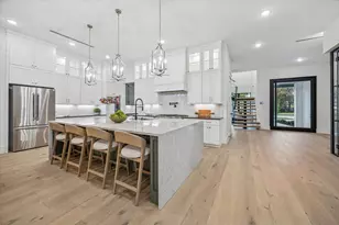 431 W 30th St, Houston, TX 77018 - Photo 3