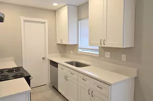 5404 Hazel St, Baytown, TX 77521 - Photo 5