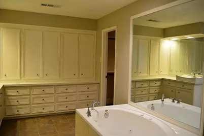 2127 Manor Green Drive, Houston, TX 77077 - Photo 5