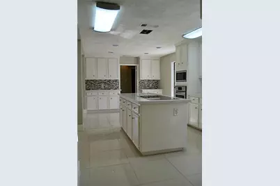 2127 Manor Green Drive, Houston, TX 77077 - Photo 9