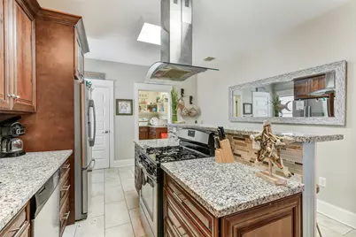 3807 Avenue R, Galveston, TX 77550 - Photo 11