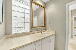 15 Hudson Cir, Houston, TX 77024 - Photo 23