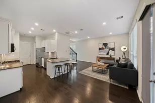 708 Ivory Manor Dr, Houston, TX 77018 - Photo 7